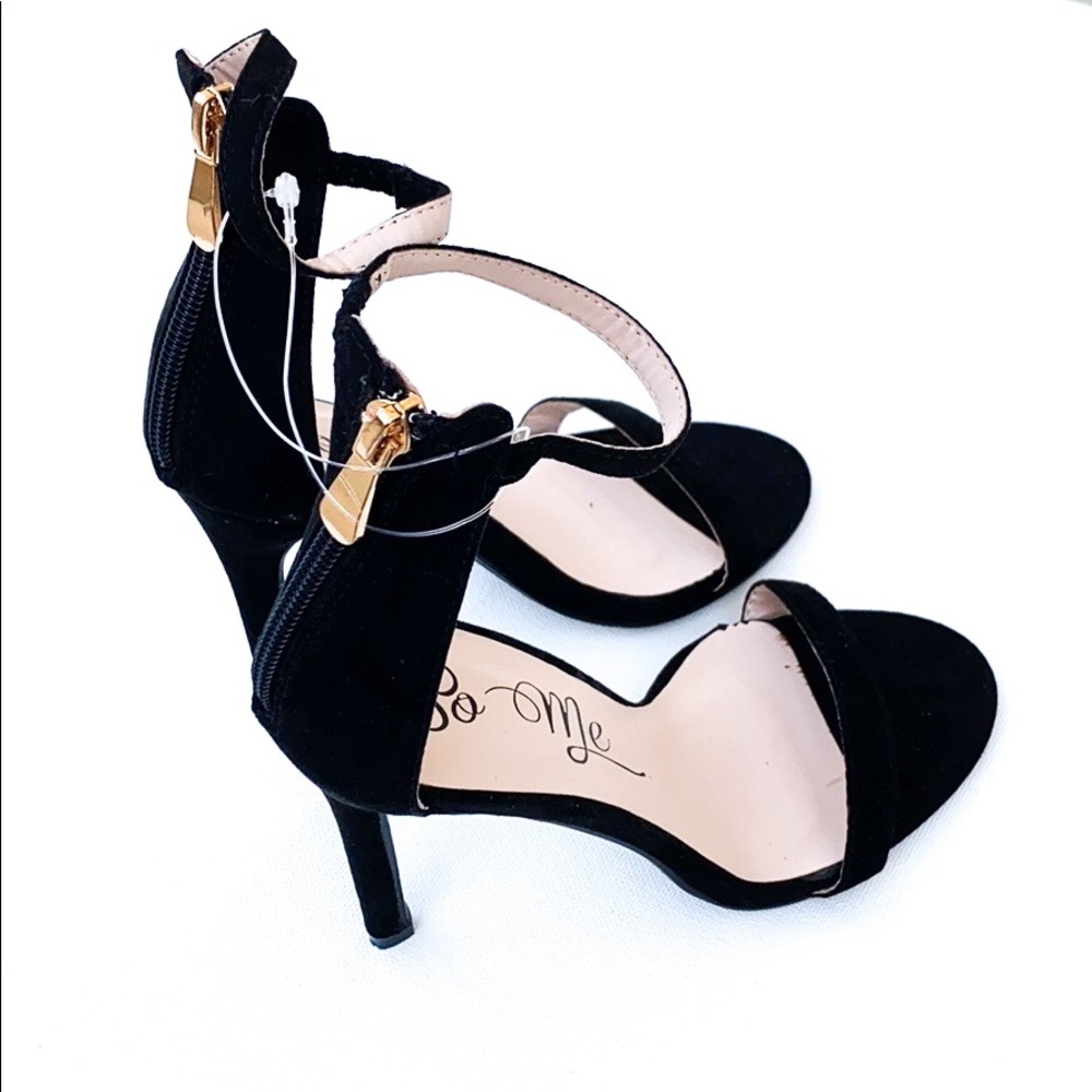 NWOT So me Black Strap Sandals